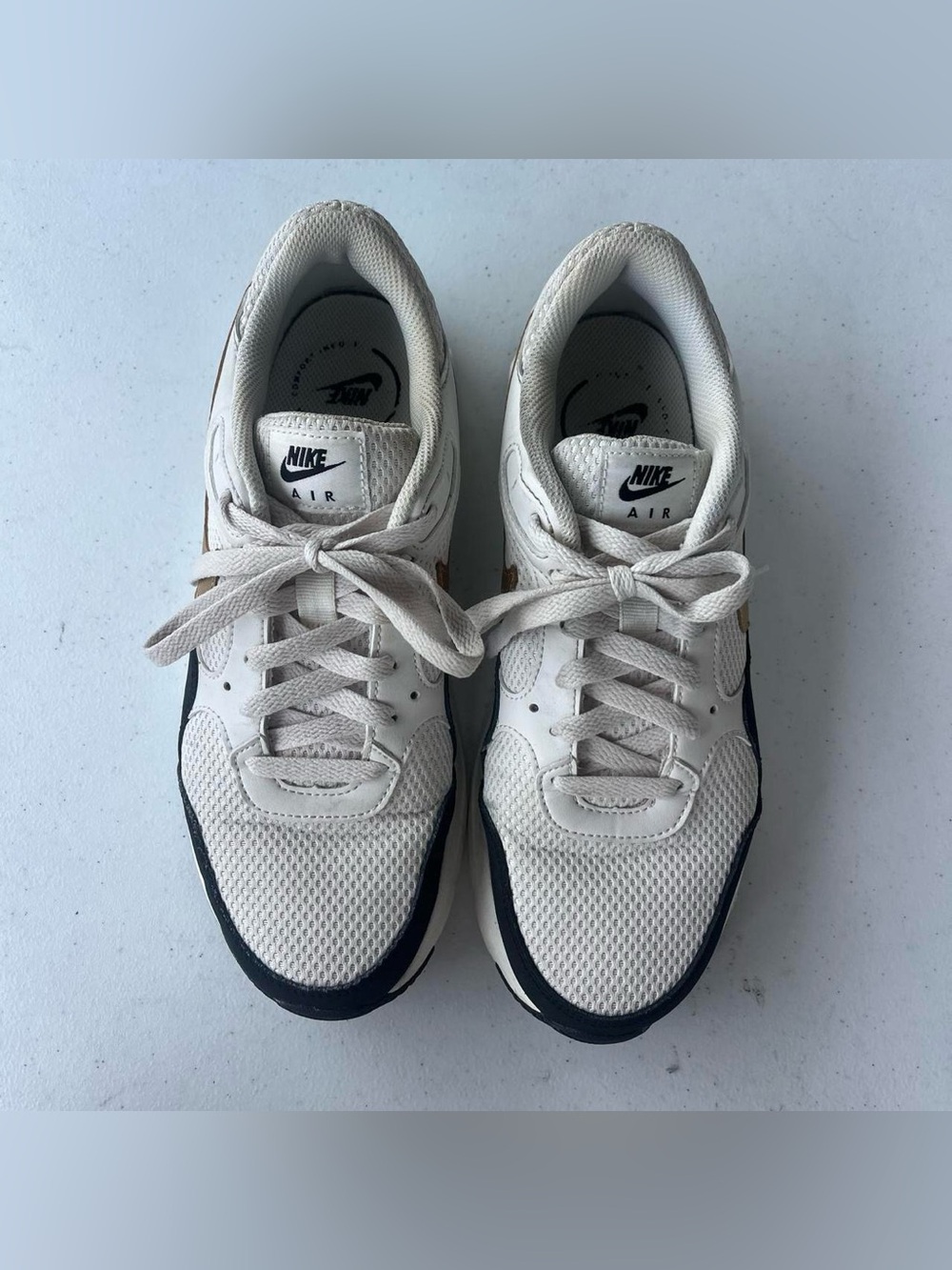 Nike Air Max Sneakers Women’s Size 9 White Black Gold Athletic Shoes - Picture 4 of 8